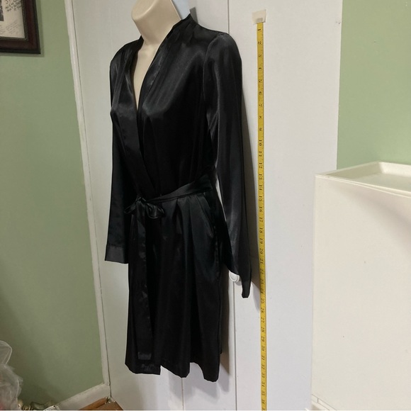 MORGAN TAYLOR Intimates Satin Belted Black Robe Womens Small Medium - Picture 7 of 15